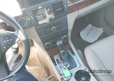 2010 Mercedes-Benz Glk 350 z USA, uszkodzony, nr VIN WDCGG5GB8AF430656